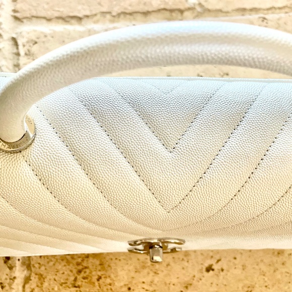 CHANEL COCO HANDLE FLAP WHITE CHEVRON CAVIAR LEATHER SILVER HARDWARE - Picture 4 of 10